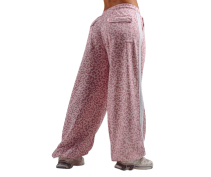 NEBBIA Baggy Leopard Sweatpants PRIMAL 865, Pink Leopard